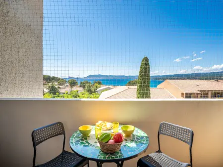 Studio vue mer avec terrasse à Saint-Cyr-sur-Mer La Madrague : photo 16