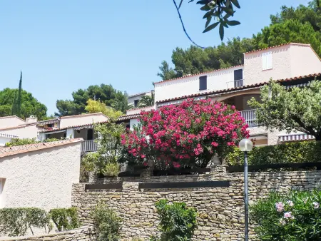 Studio terrasse sud-ouest à 400 m de la mer, La Madrague : photo 17