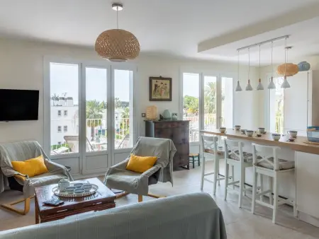Appartement Les Palmiers – 75 m², terrasse, à 300 m de la plage : photo 3
