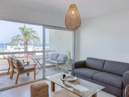 Appartement La Rose des Sables – vue mer, à 50 m de la plage : photo 2