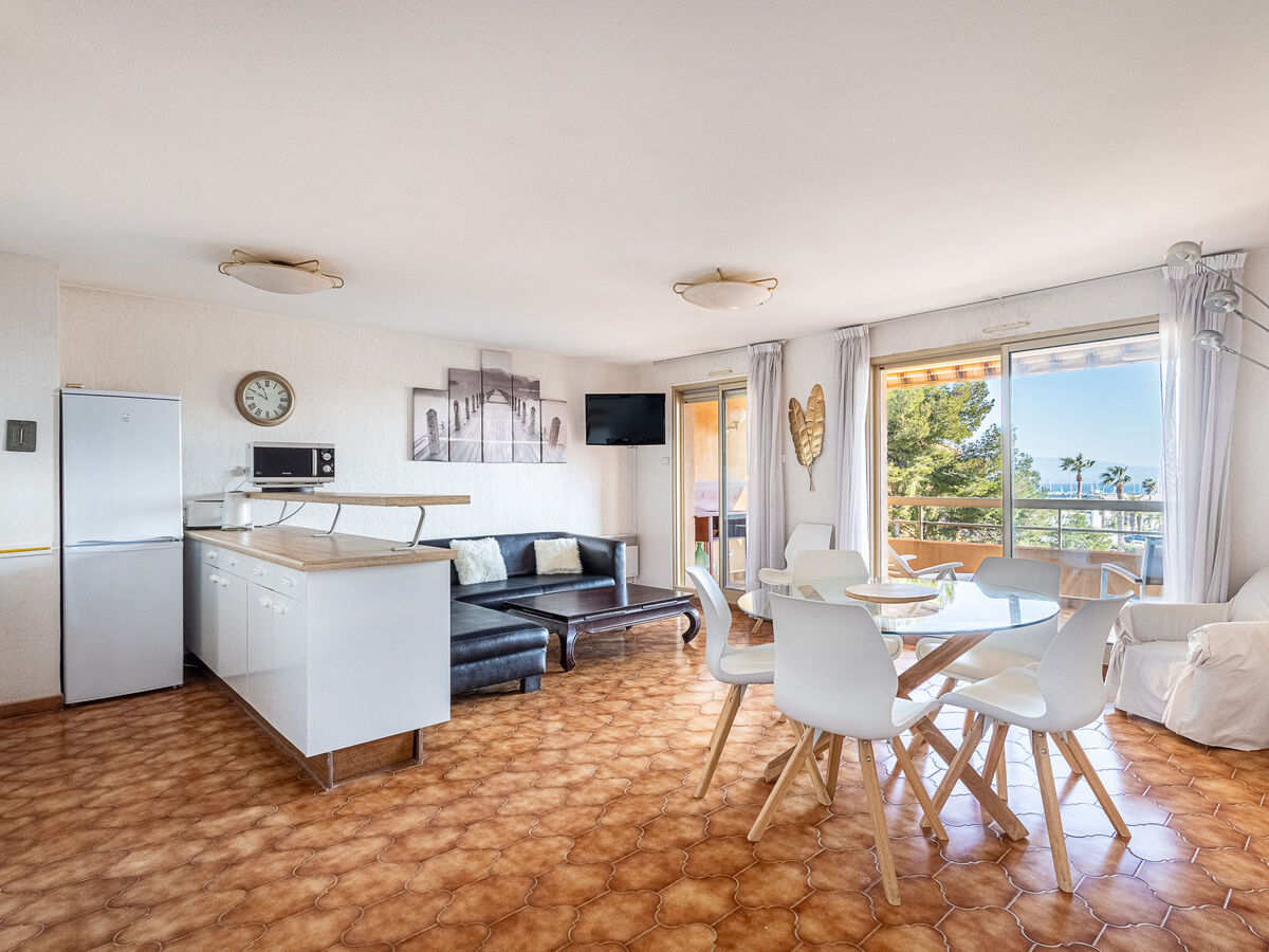 Les Regates : appartement 75m² face à la mer à Hyères - Photo 2