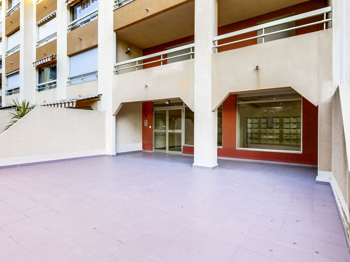 Les Regates : appartement 75m² face à la mer à Hyères - Photo 21