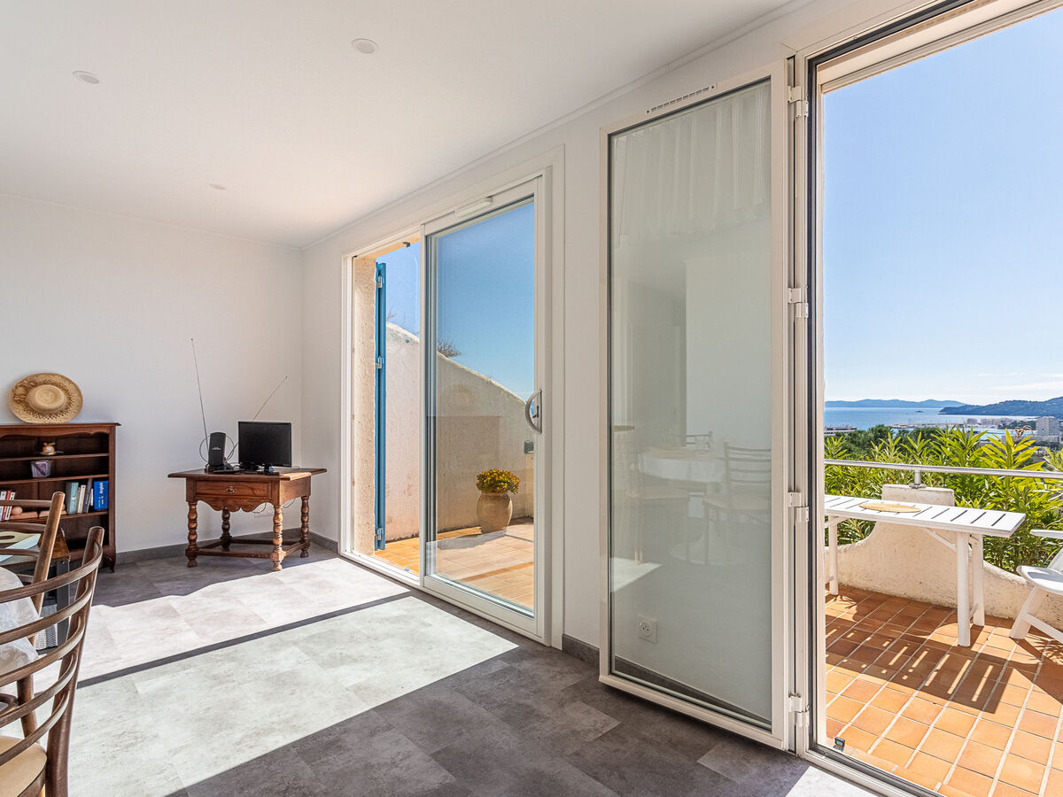 Appartement Les Bougainvillées au Lavandou, vue mer - Photo 4