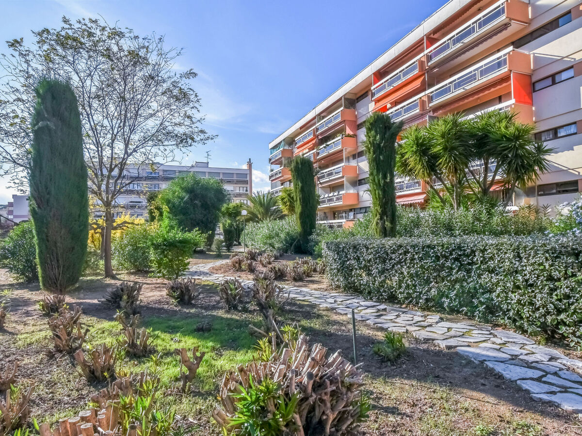 Le Maxime - Appartement 2 pièces à 500 m de la plage - Photo 12