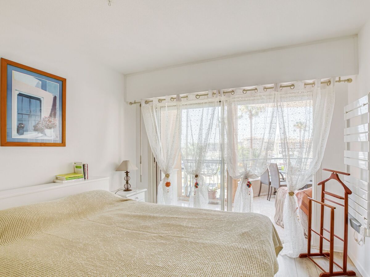 Appartement Royal Marine avec vue port à Fréjus - Photo 8