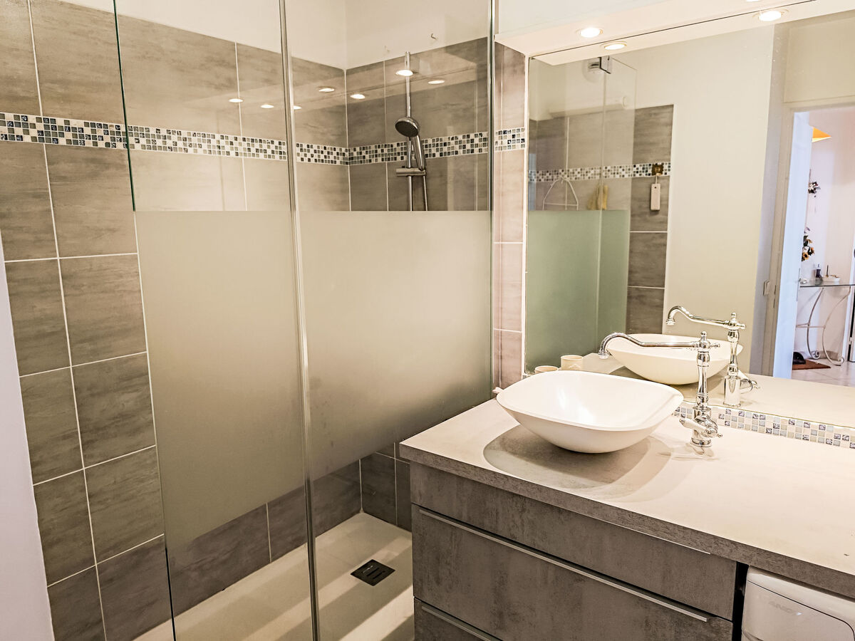 Appartement Royal Marine avec vue port à Fréjus - Photo 25