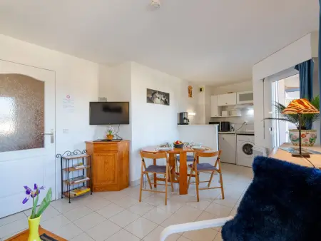 Studio vue montagne à Port Fréjus, 500 m de la plage : photo 10