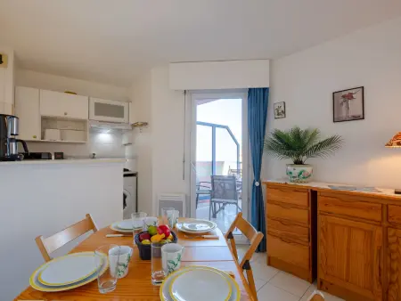 Studio vue montagne à Port Fréjus, 500 m de la plage : photo 11