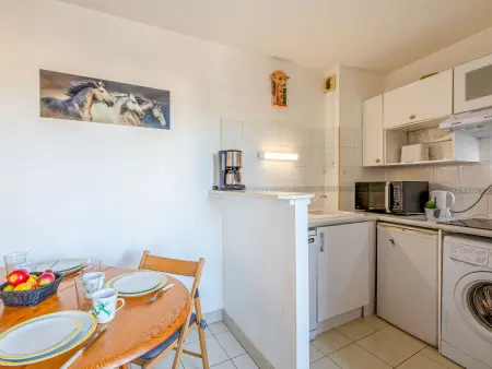 Studio vue montagne à Port Fréjus, 500 m de la plage : photo 12