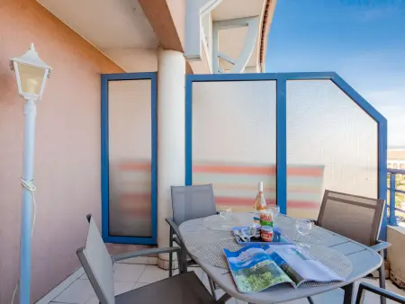 Studio vue montagne à Port Fréjus, 500 m de la plage : photo 19