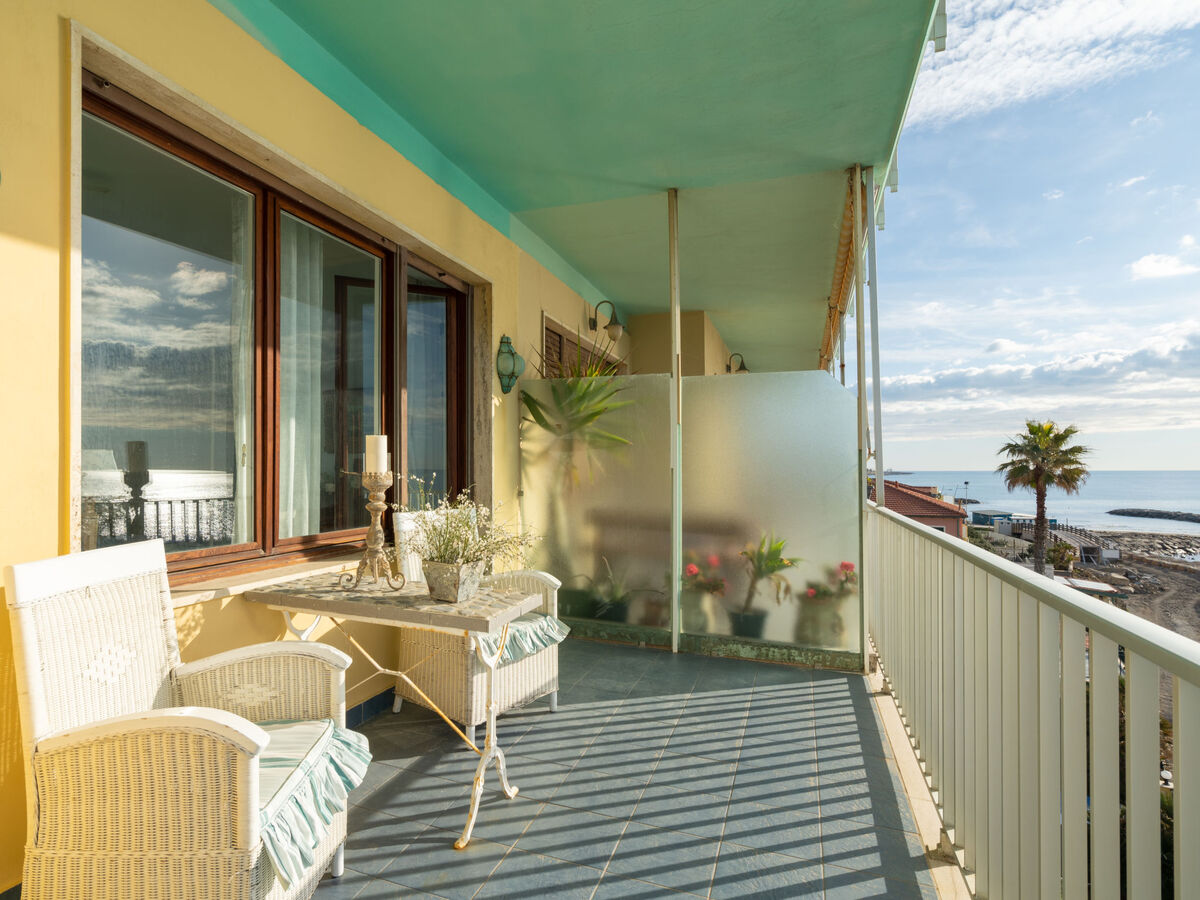 Appartement pieds dans l'eau à Riva Ligure - Photo 3