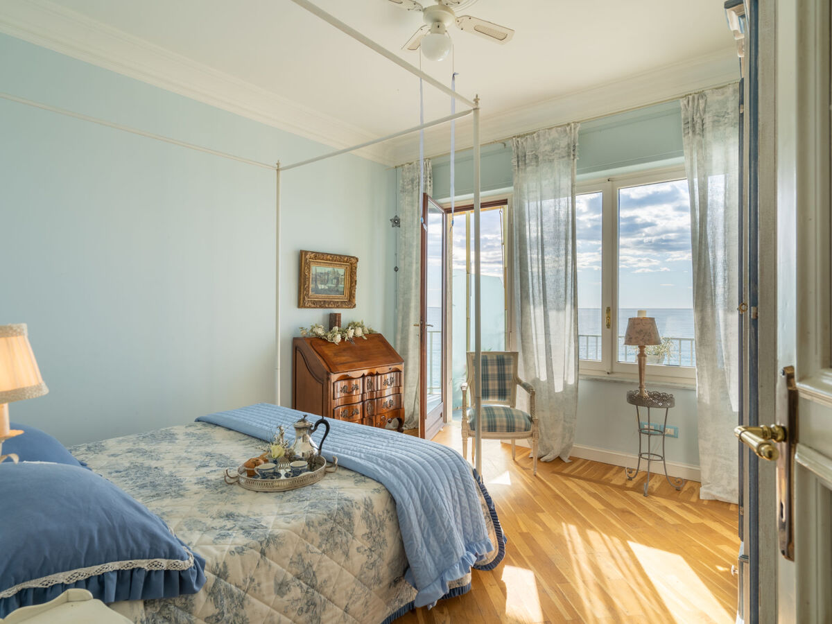 Appartement pieds dans l'eau à Riva Ligure - Photo 5