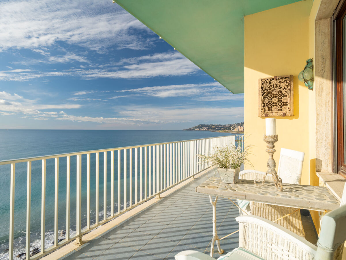 Appartement pieds dans l'eau à Riva Ligure - Photo 18