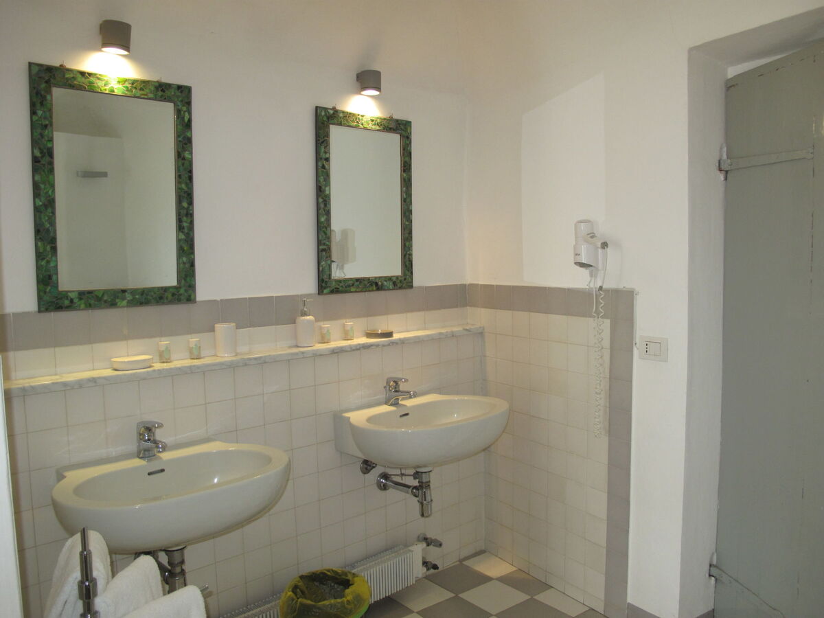 Ginevra, appartement 2 ch à Finalborgo, jardin 500 m² - Photo 18