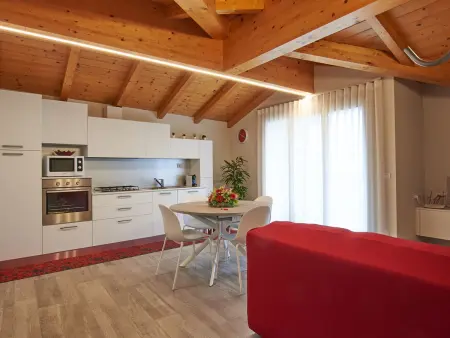 Cà Ben – Appartement 70 m² rénové, vue lac à Dongo : photo 2