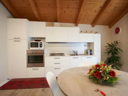 Cà Ben – Appartement 70 m² rénové, vue lac à Dongo : photo 3