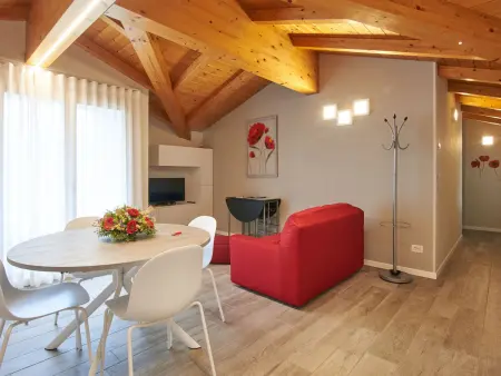 Cà Ben – Appartement 70 m² rénové, vue lac à Dongo : photo 4