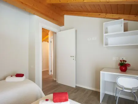 Cà Ben – Appartement 70 m² rénové, vue lac à Dongo : photo 14