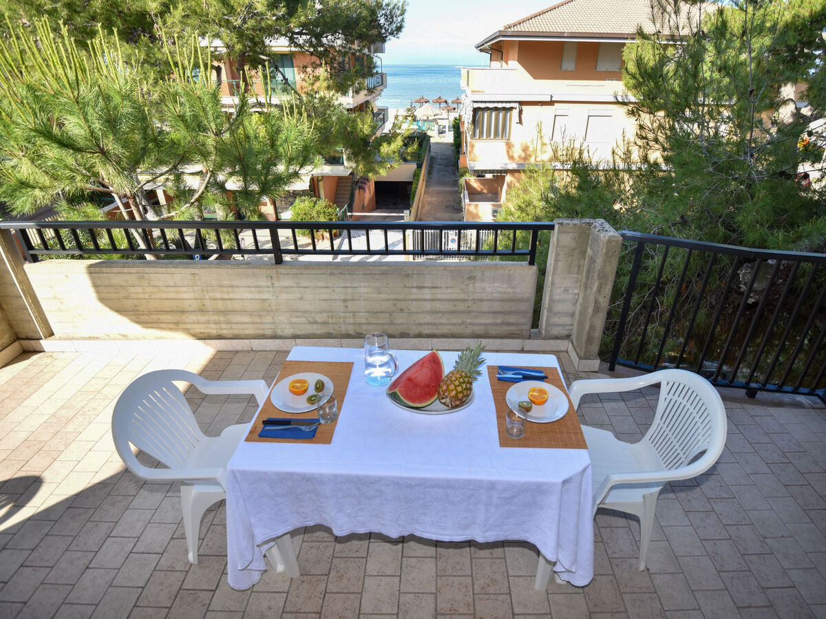 Studio vue mer à Silvi Marina, plage à 50 m - Photo 3
