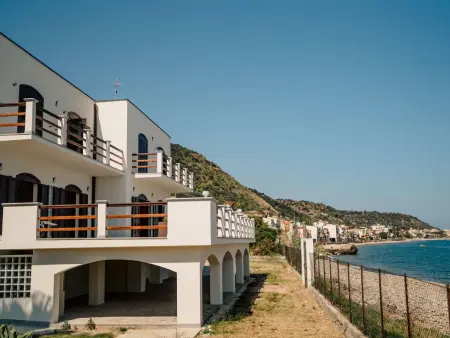 Pinta – Appartement face à la mer à Marina di Caronia