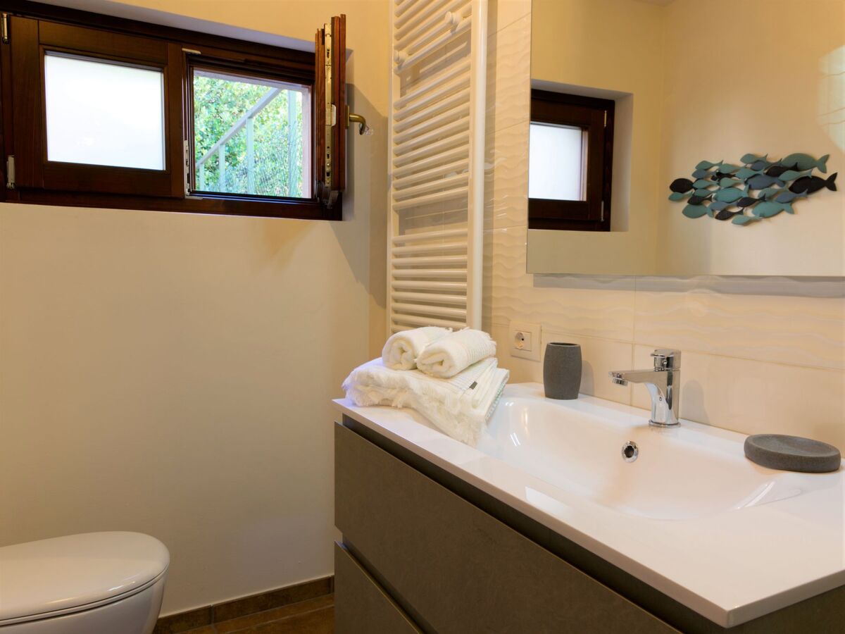 Canton Balin : appartement 2 pièces rénové à 160 m du lac - Photo 14