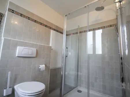 Tucano – Appartement 62m² rénové à Luino : photo 16