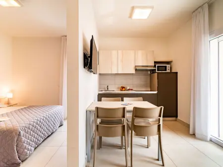 Iris Suite, appartement 30m² à 450m de la plage : photo 9