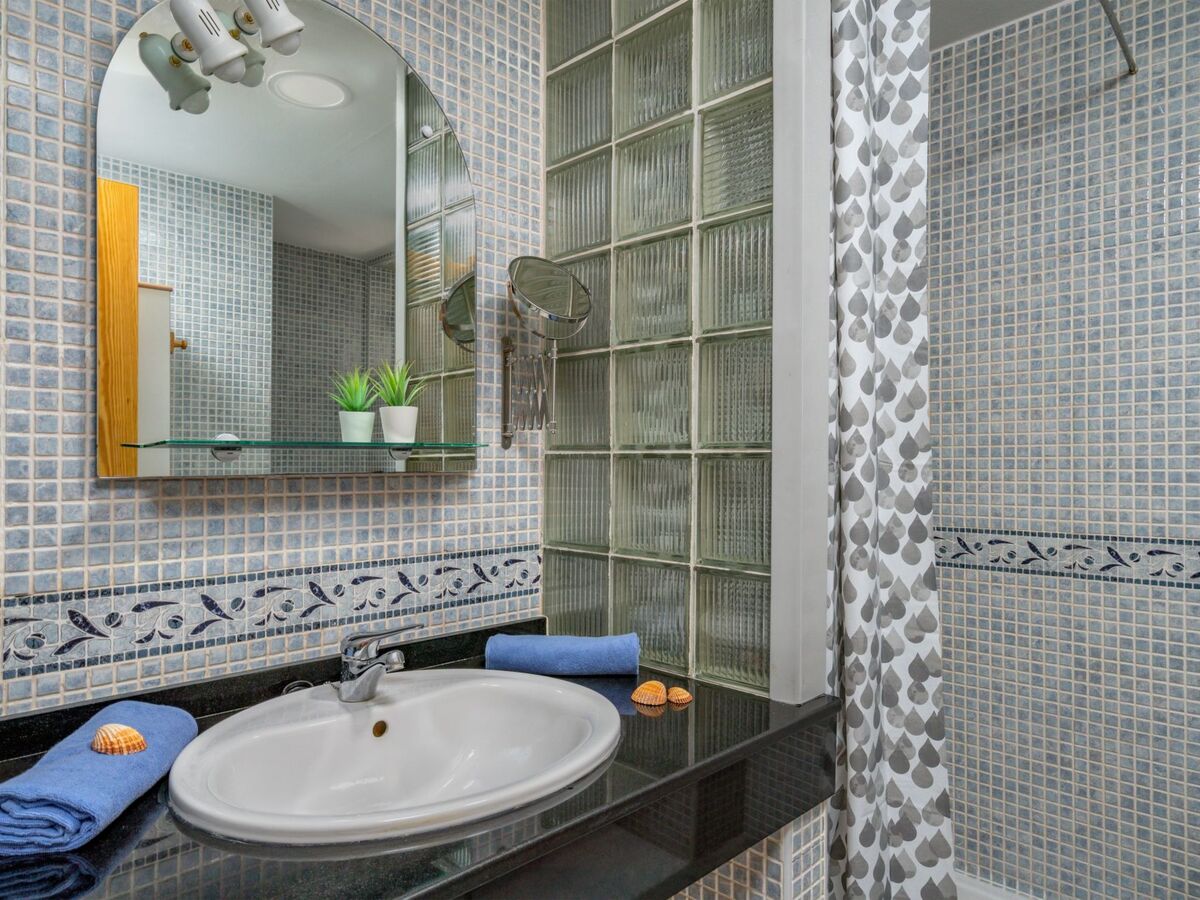 Appartement Benasol à 400 m de la plage et du port de plaisance - Photo 19