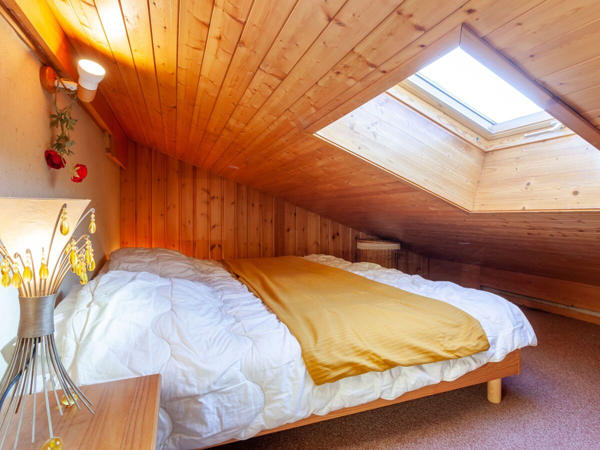 Studio 35 m² mansardé, balcon vue montagne à Saint-Gervais - Photo 4