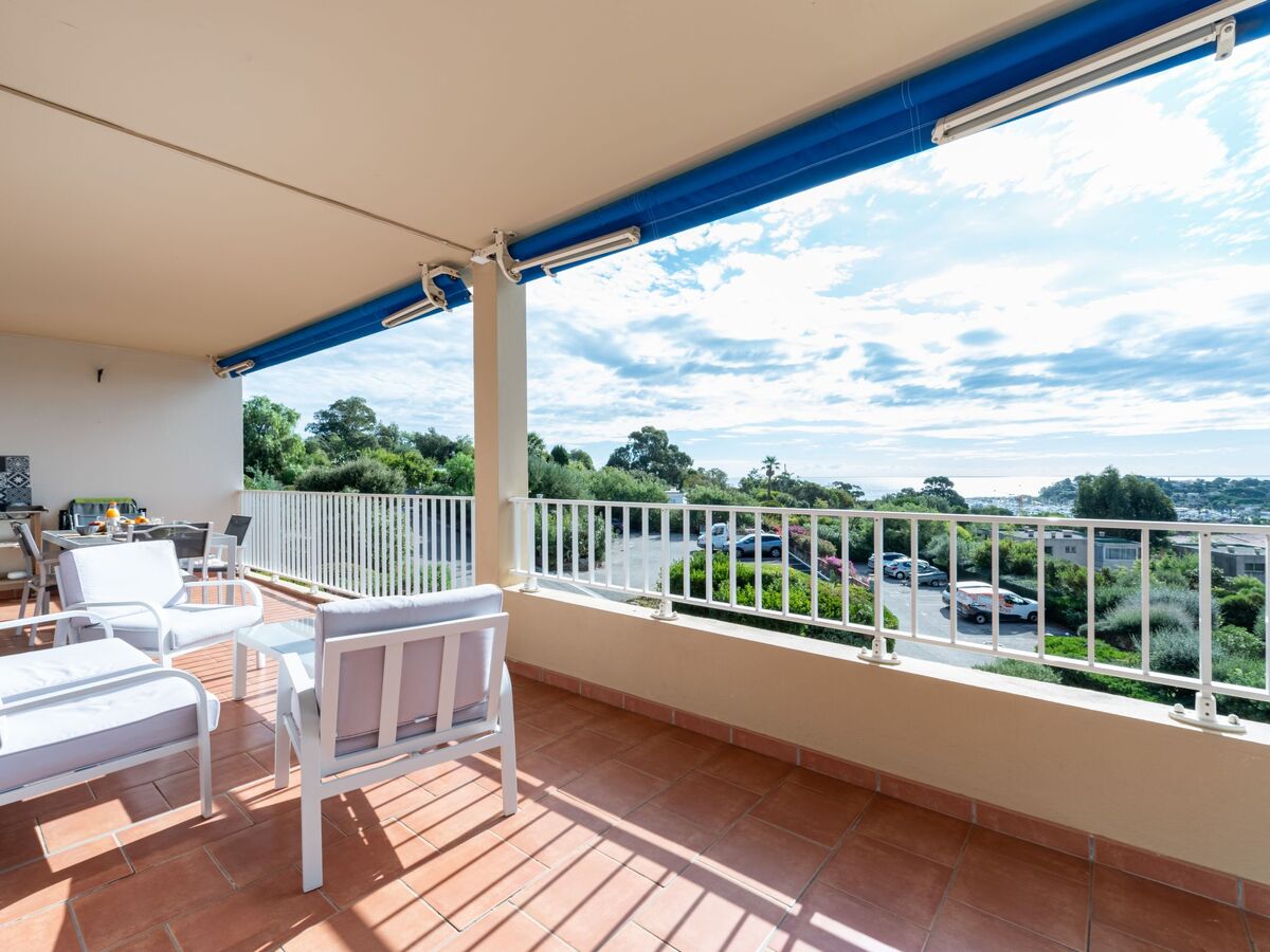 Les Mimosas – Apt 2 pièces rénové, vue mer à Cavalaire - Photo 4