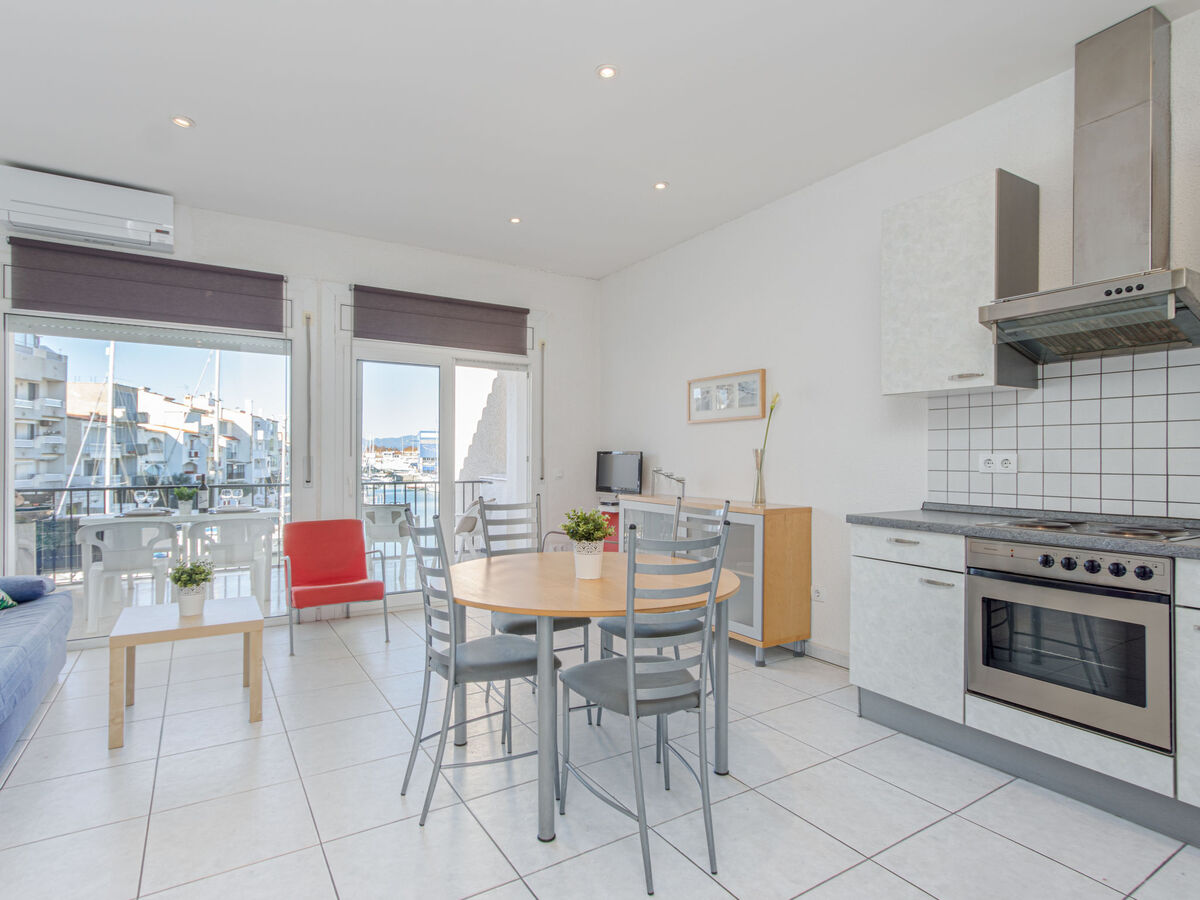 Appartement Port Primer, 120 m de la mer à Empuriabrava - Photo 8