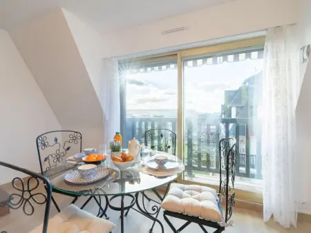 Appartement Marie Antoinette, balcon, à 450 m de la mer : photo 4