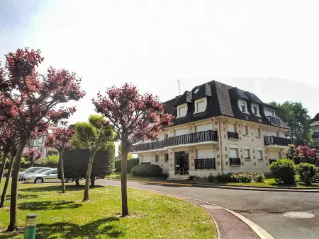 Appartement Marie Antoinette, balcon, à 450 m de la mer : photo 15