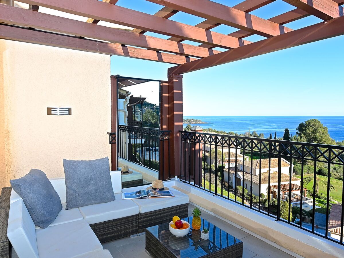 Appartement Cap Estérel – terrasse vue mer et piscine - Photo 14