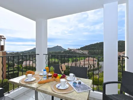 Location appartement à Agay Village Cap Esterel, LEsquinade (H5 201)
