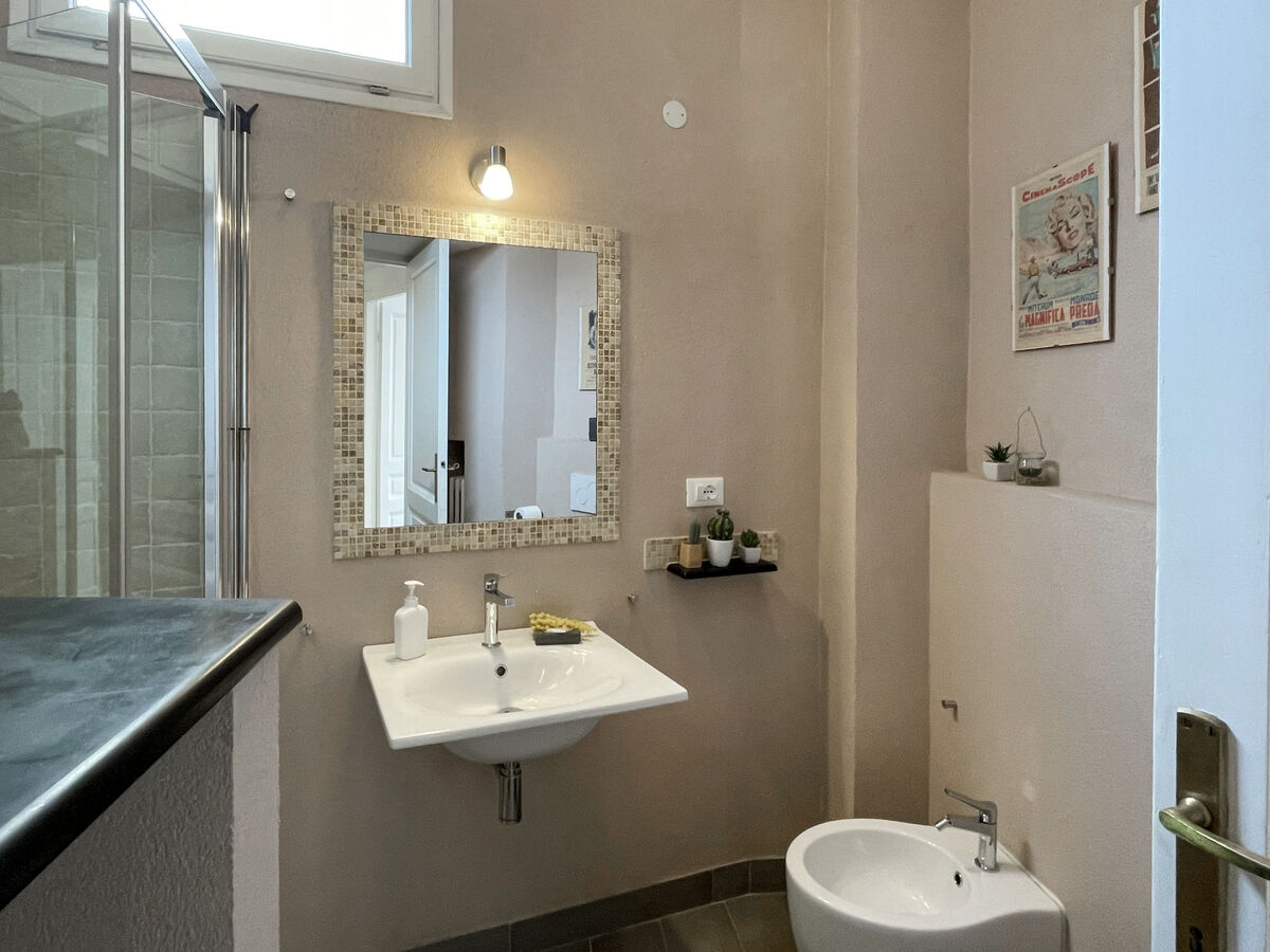 Appartement 8 1/2 à Imperia, 200 m de la plage - Photo 13