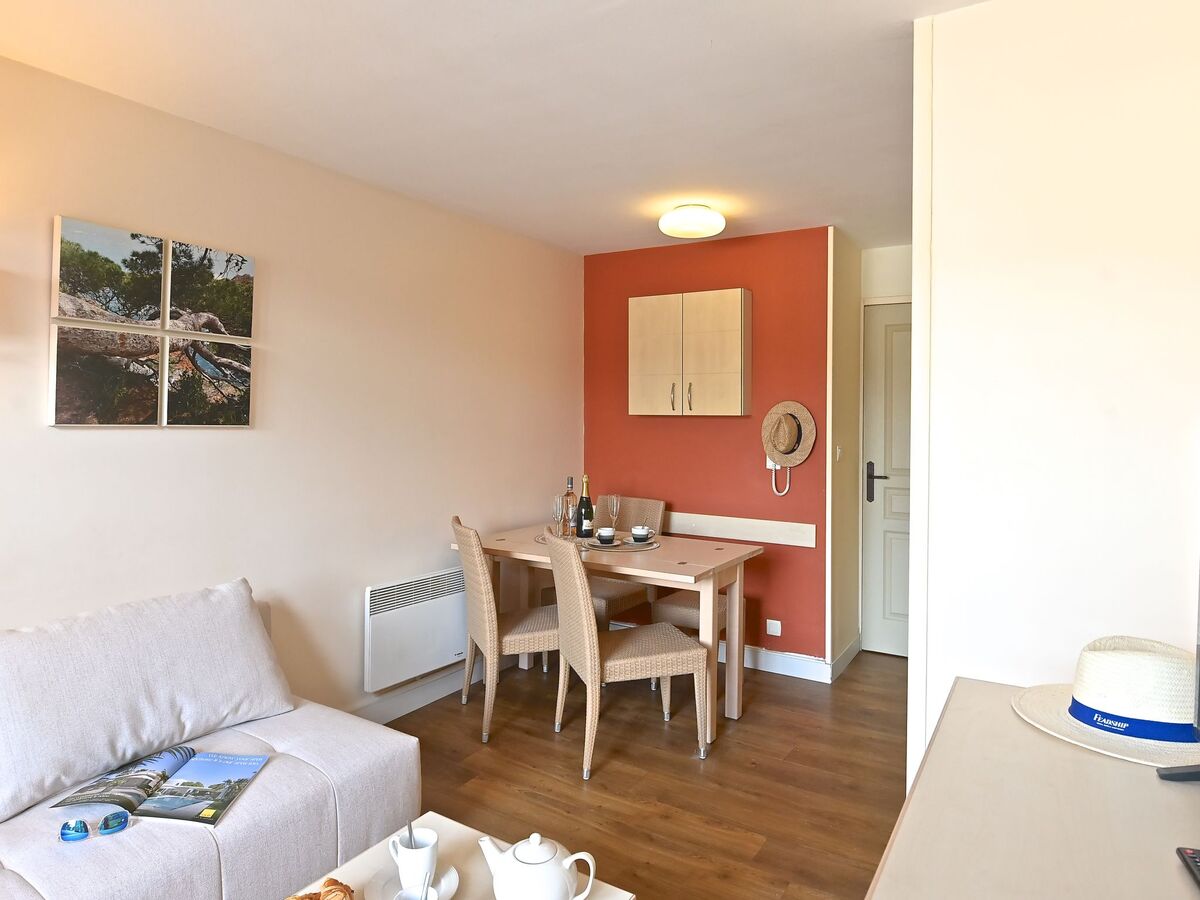 Studio 4 personnes – Village Cap Estérel, vue piscine - Photo 7