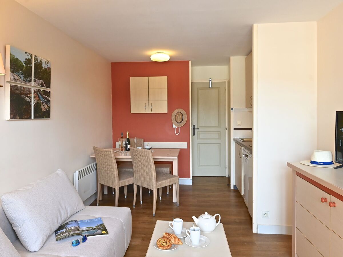 Studio 4 personnes – Village Cap Estérel, vue piscine - Photo 8