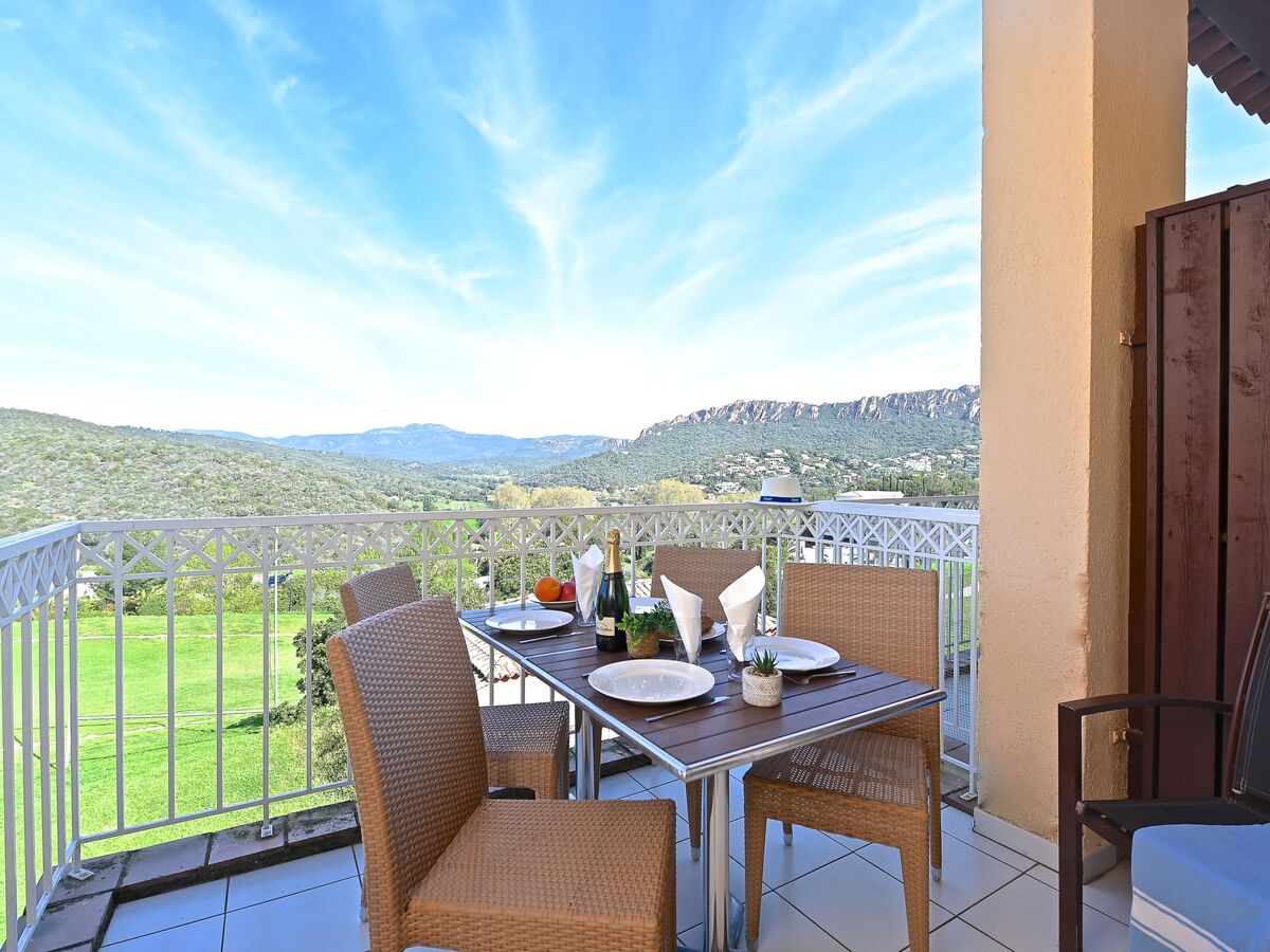 Appartement rénové 2024, vue golf et montagnes – Agay Cap Estérel - Photo 1