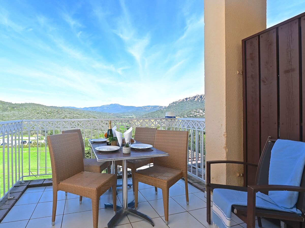 Appartement rénové 2024, vue golf et montagnes – Agay Cap Estérel - Photo 11