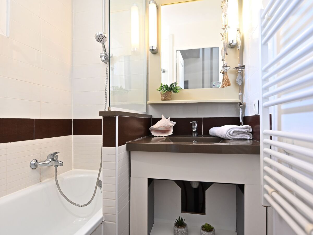 Appartement rénové 2024, vue golf et montagnes – Agay Cap Estérel - Photo 13