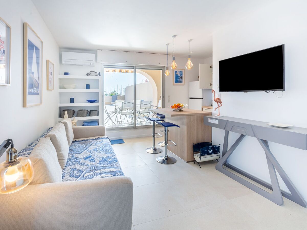 Studio rénové face au port de Hyères - Photo 2