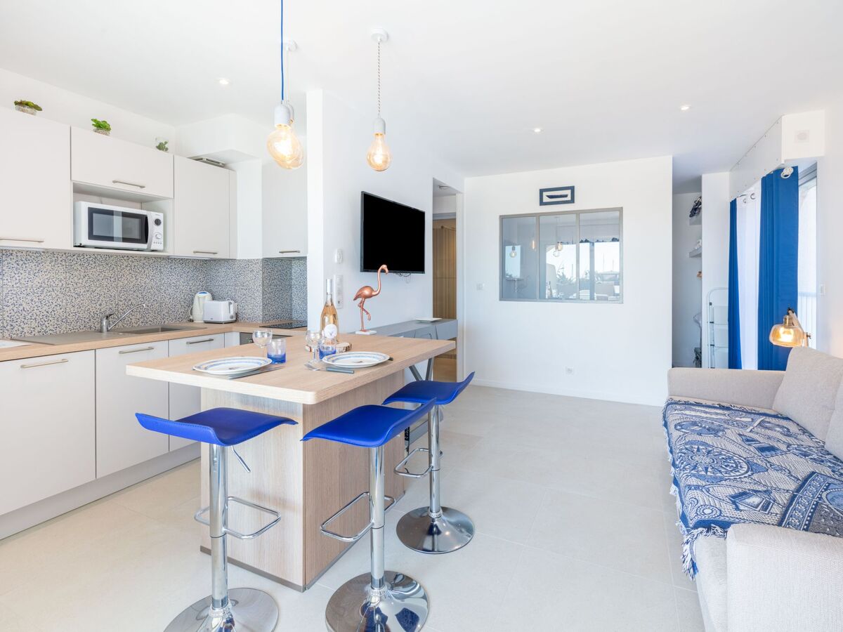 Studio rénové face au port de Hyères - Photo 4
