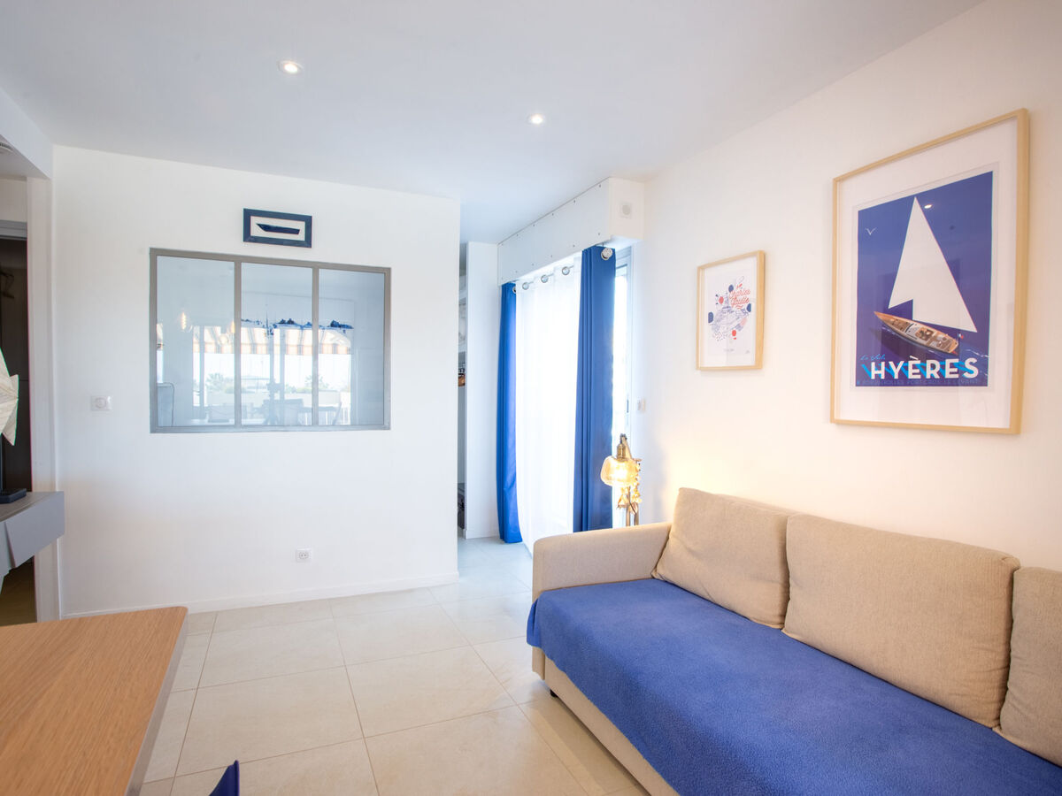 Studio rénové face au port de Hyères - Photo 8