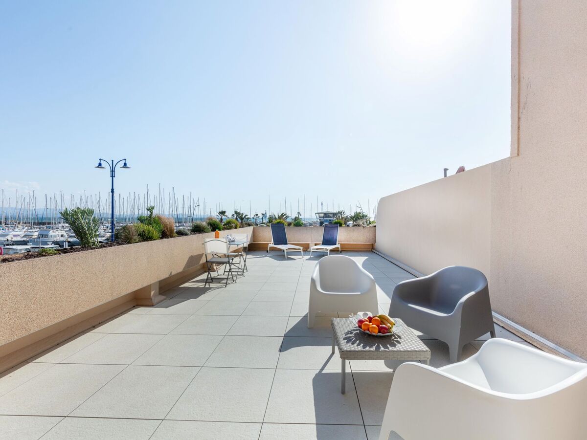 Studio rénové face au port de Hyères - Photo 14