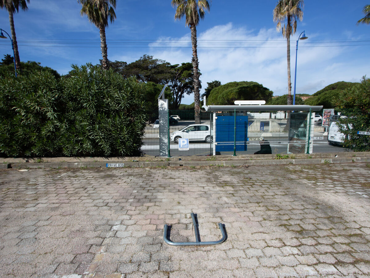 Studio rénové face au port de Hyères - Photo 17