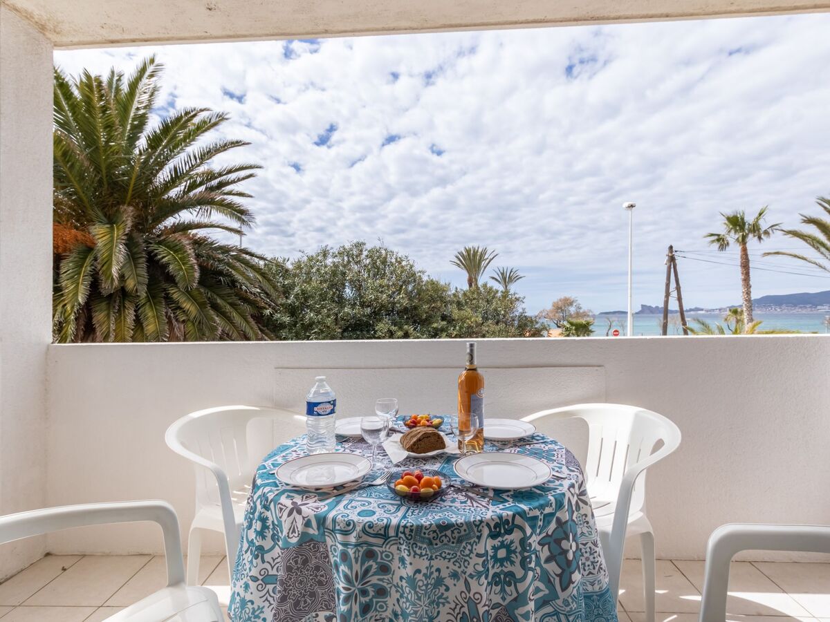 Appartement vue mer aux Lecques, à 30 m de la plage - Photo 2