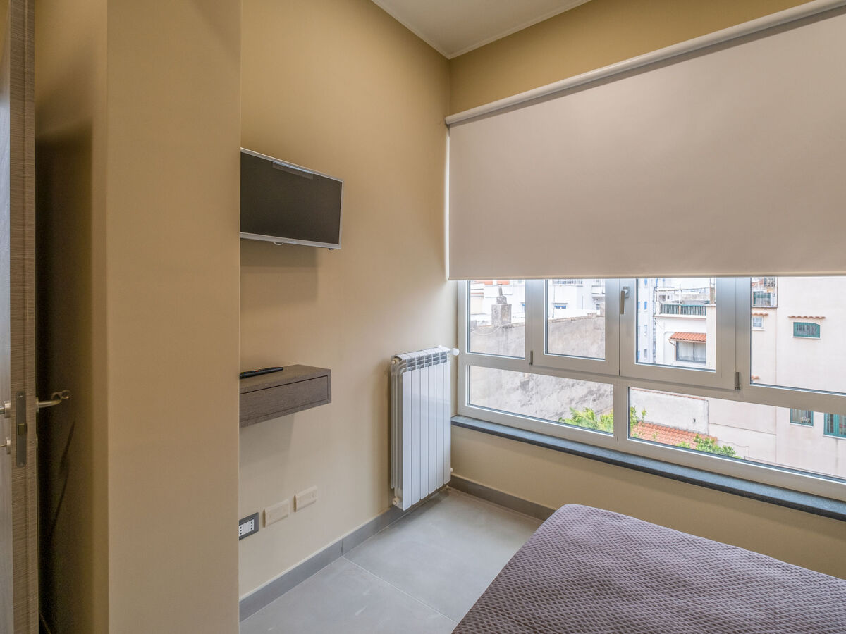Appartement rénové à Meta di Sorrento, terrasse vue mer - Photo 13