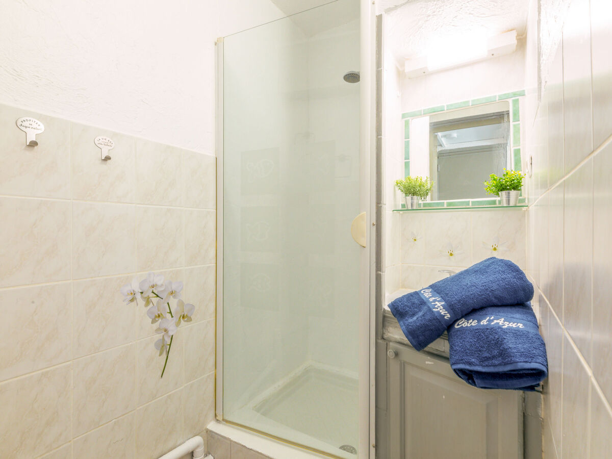 Appartement avec vue mer à 50m de la plage - Photo 18