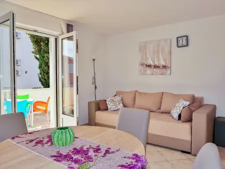 Location appartement à Rogoznica Ražanj, Kira